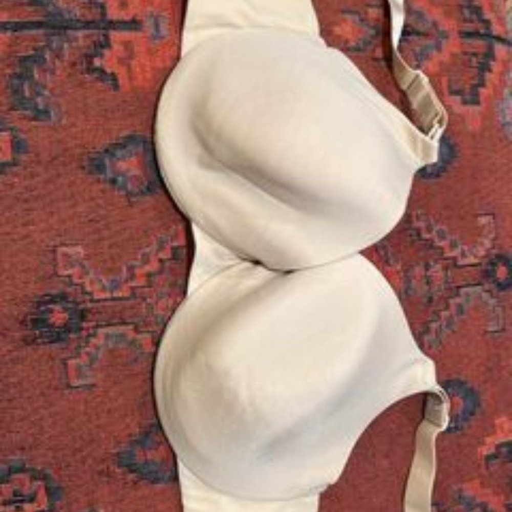 Motherhood nursing bra w/ underwire. Size: 36D.